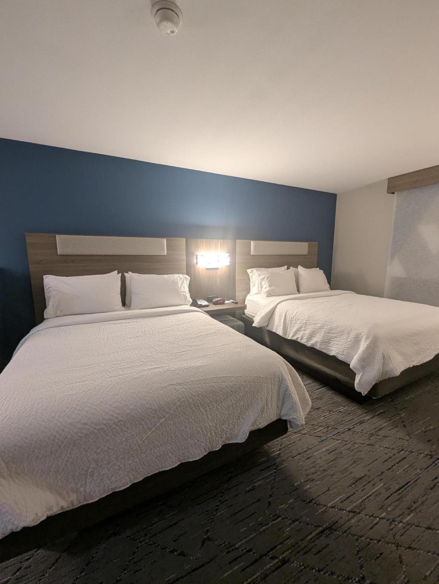 Holiday Inn Express Hotel & Suites Loveland By Ihg Zewnętrze zdjęcie
