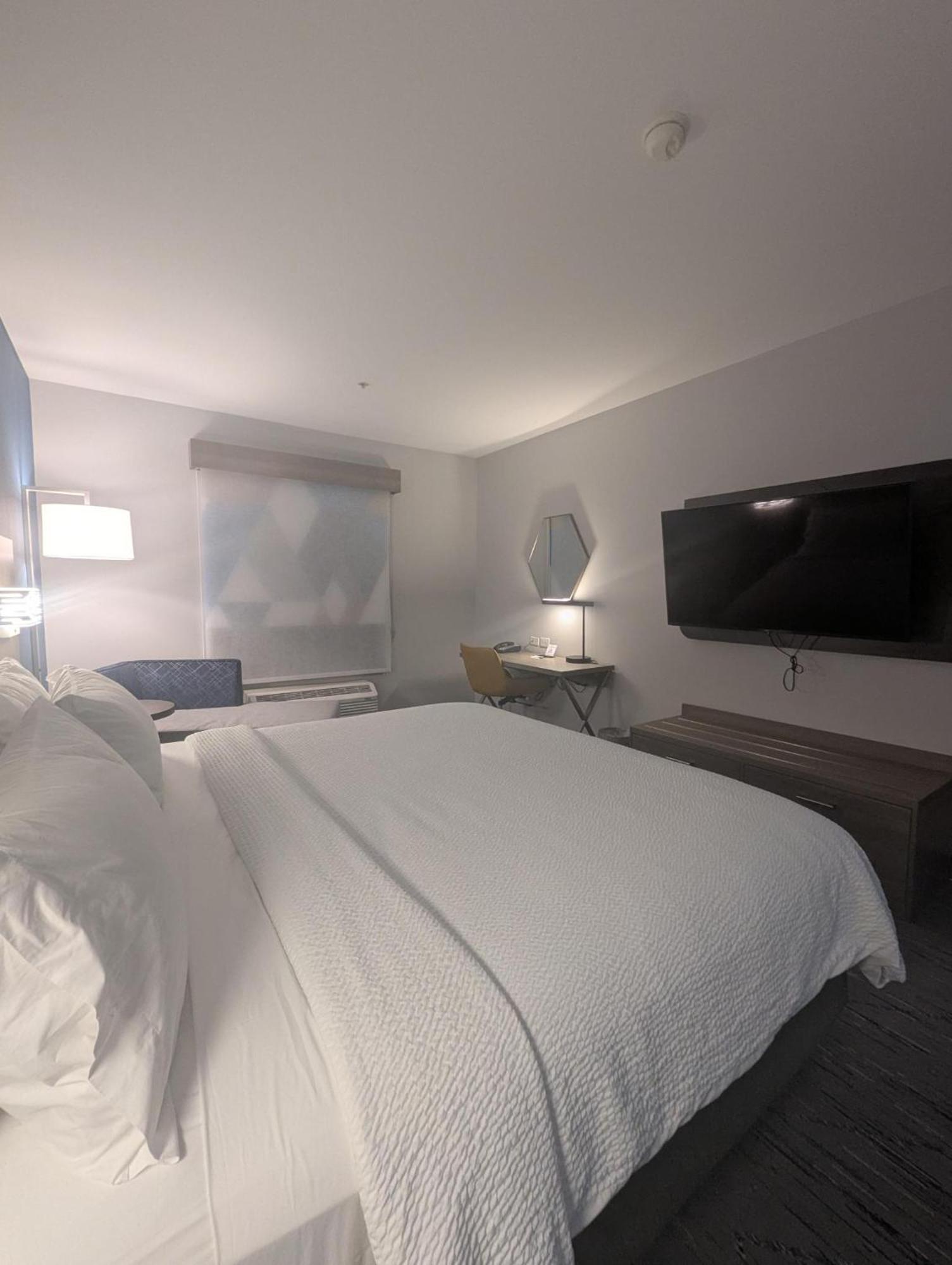 Holiday Inn Express Hotel & Suites Loveland By Ihg Zewnętrze zdjęcie